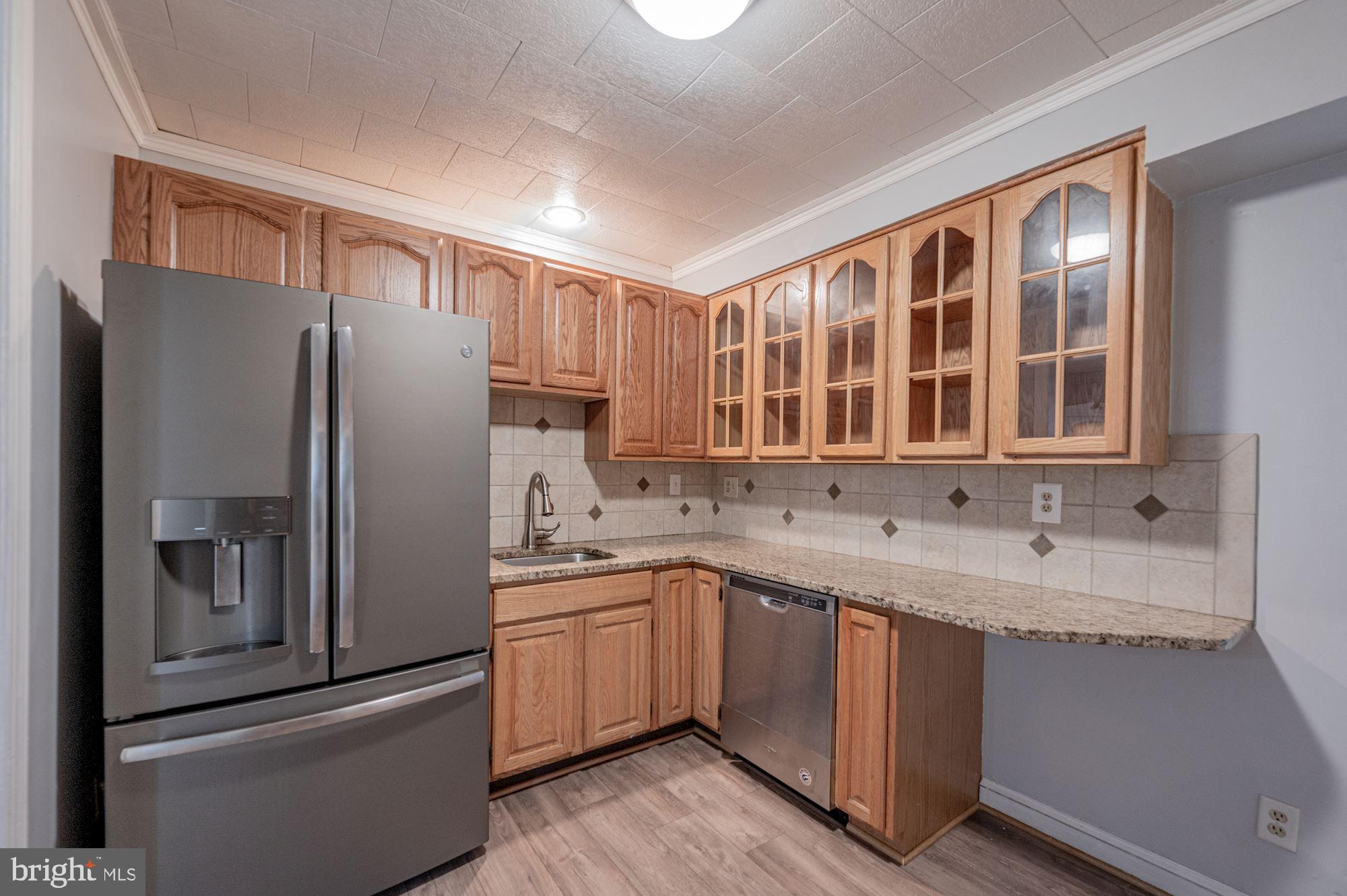 6 Tanglewood Road Baltimore, MD 21228 - Photo 10 of 33 Kitchen