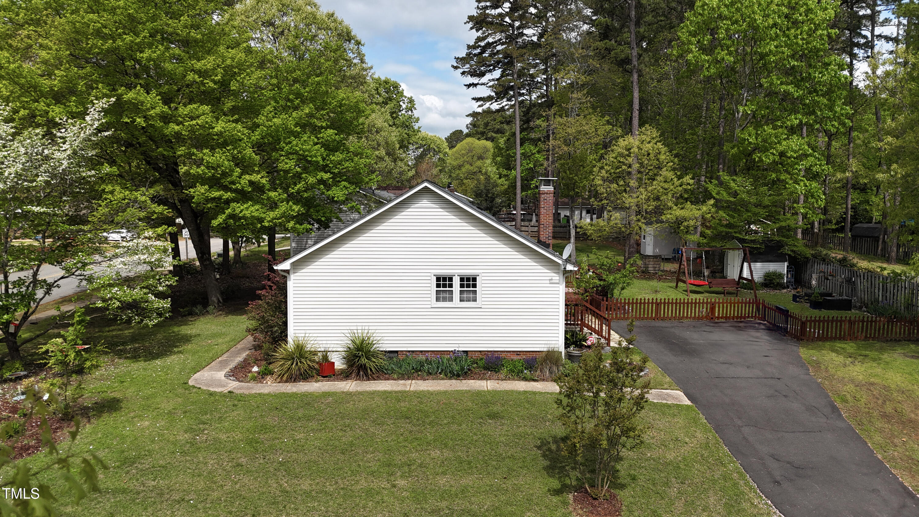 700 Sawmill Road Raleigh, NC 27615 - Photo 4 of 22 4