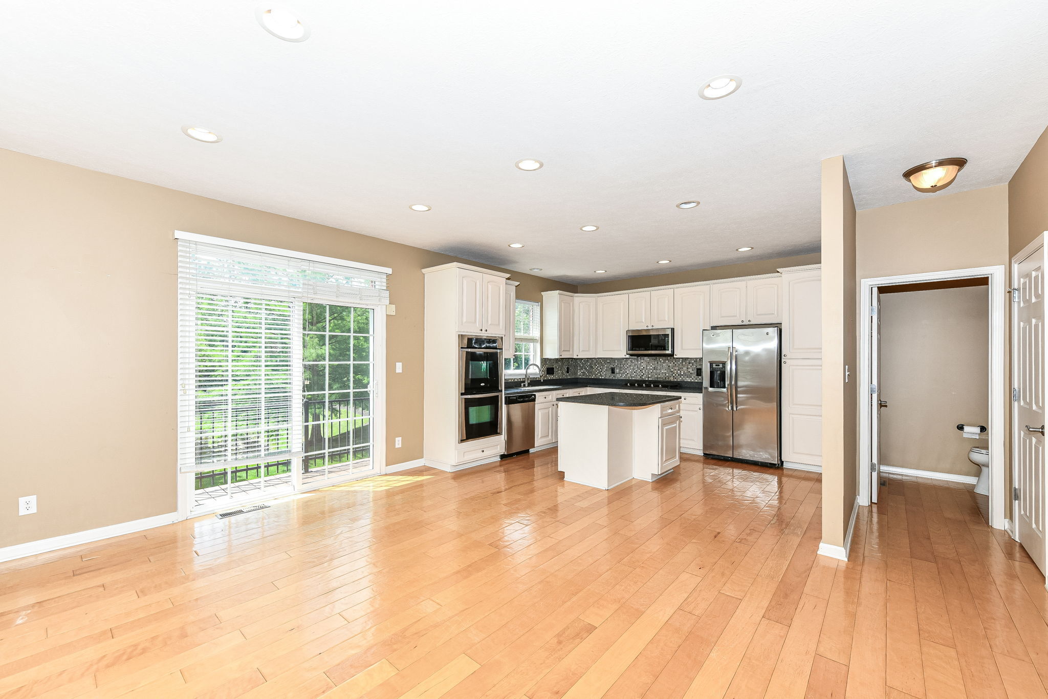 8230 Ethan Drive Fishers, IN 46038 - Photo 4 of 35