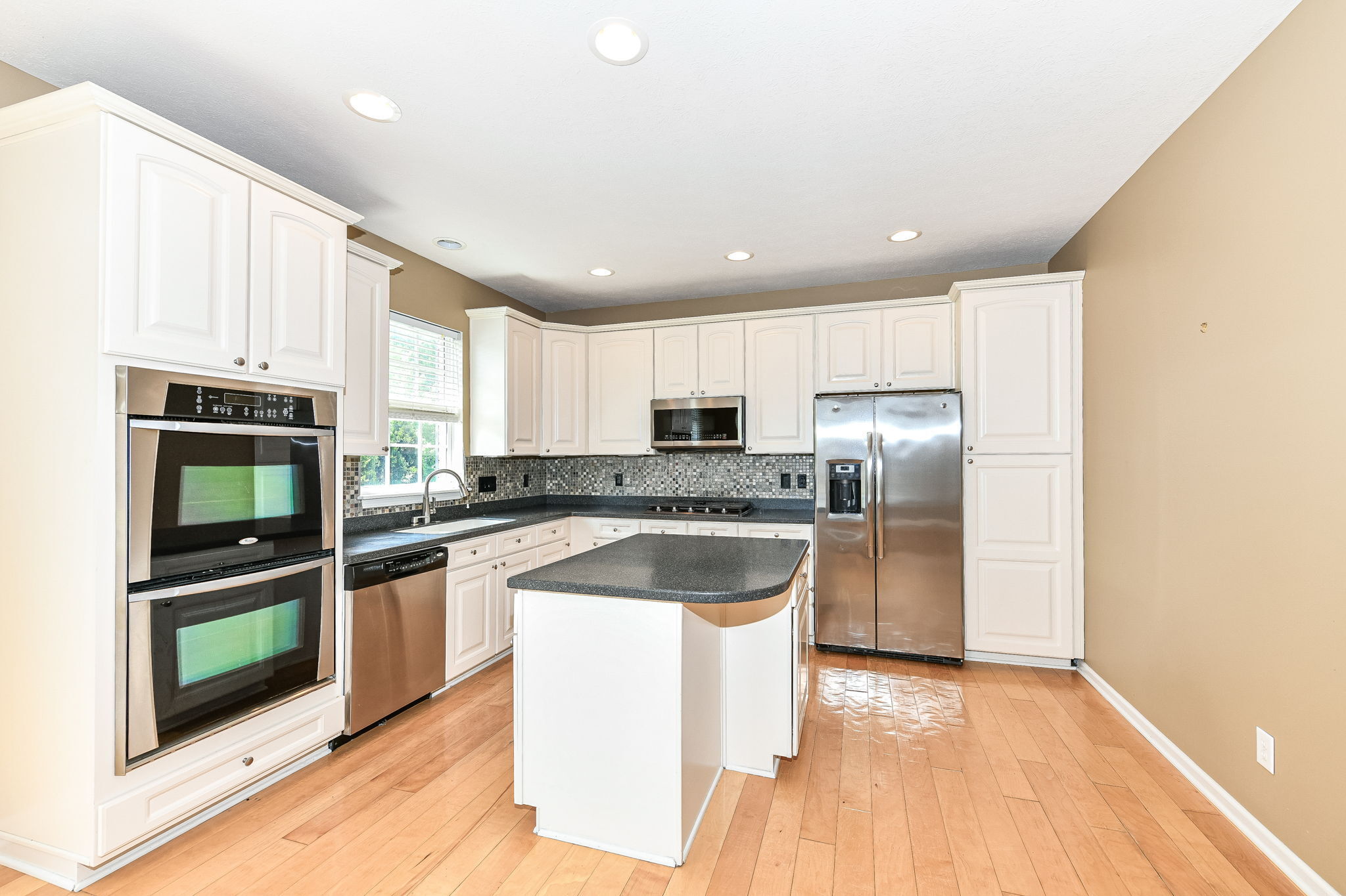 8230 Ethan Drive Fishers, IN 46038 - Photo 6 of 35