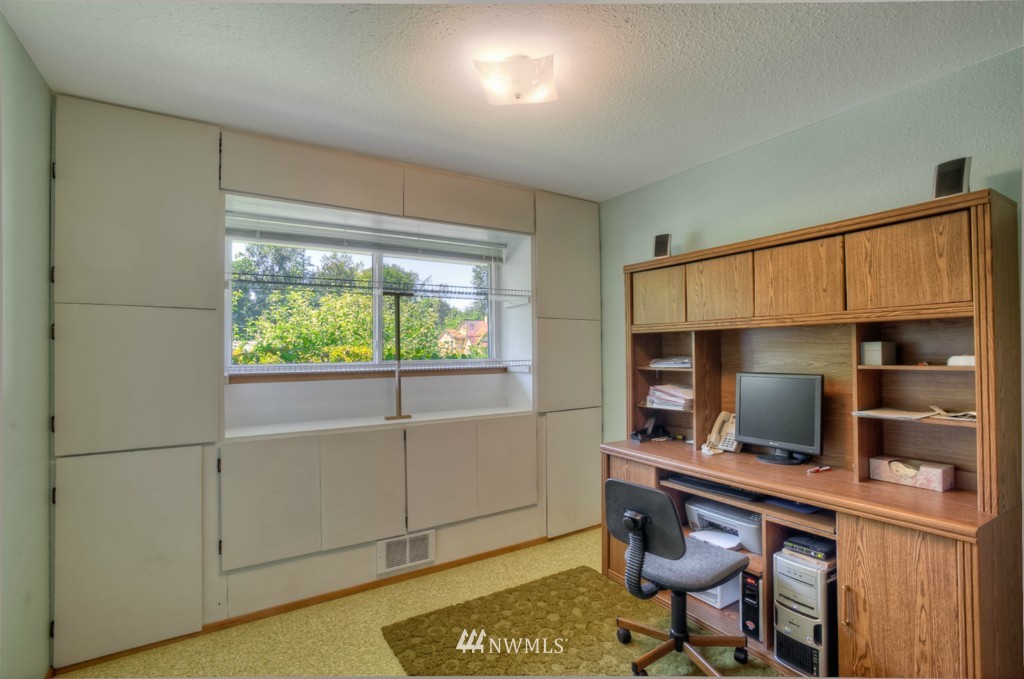 13844 177th Avenue Southeast Renton, WA 98059 - Photo 13 of 15 Gallery Image 13