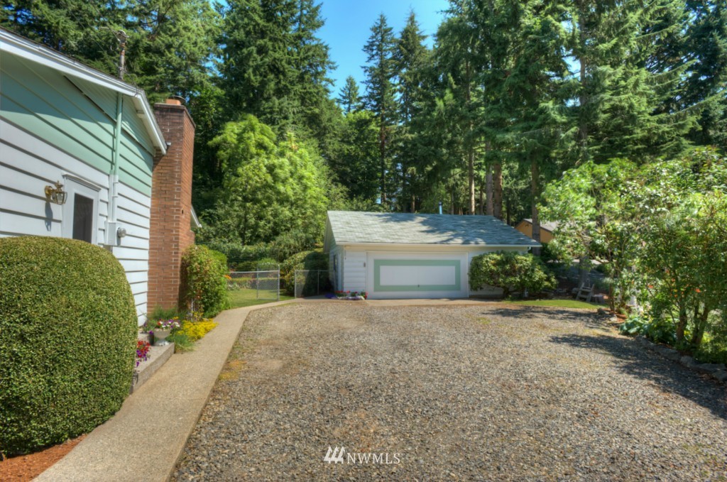 13844 177th Avenue Southeast Renton, WA 98059 - Photo 4 of 15 Gallery Image 4