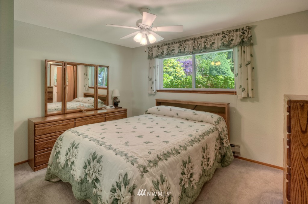 13844 177th Avenue Southeast Renton, WA 98059 - Photo 10 of 15 Gallery Image 10