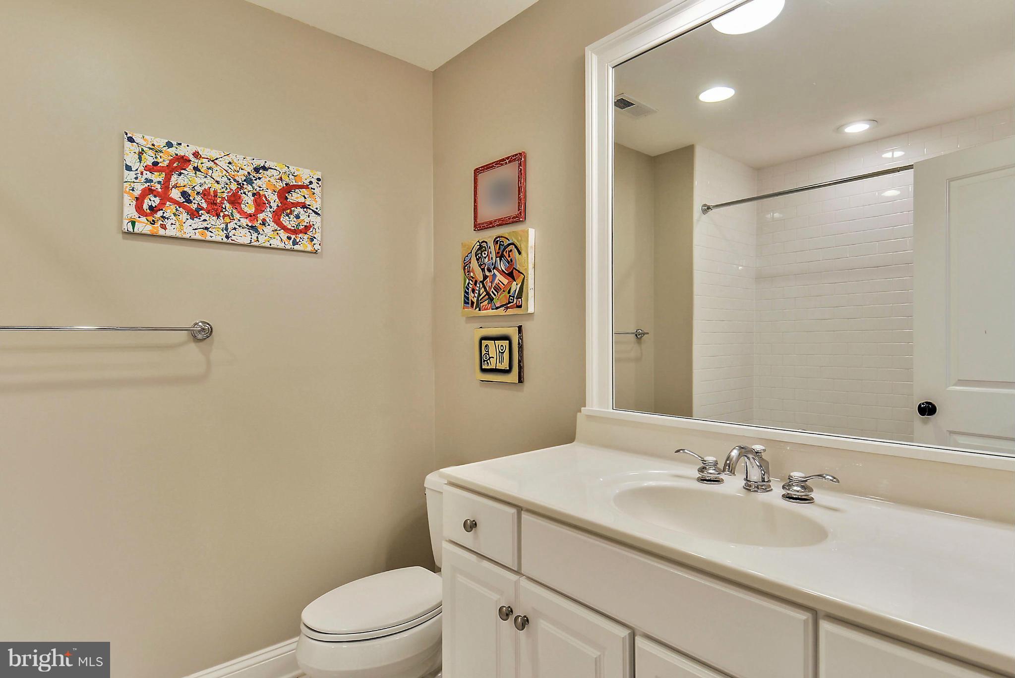 8813 Courts Way Silver Spring, MD 20910 - Photo 19 of 30 Bath