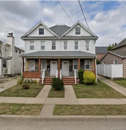 $2,800 | 158 Cleveland Avenue, Mineola, NY 11501