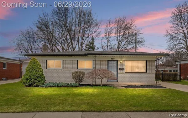 $269,900 | 4644 Kingsley Drive, Warren, MI 48092