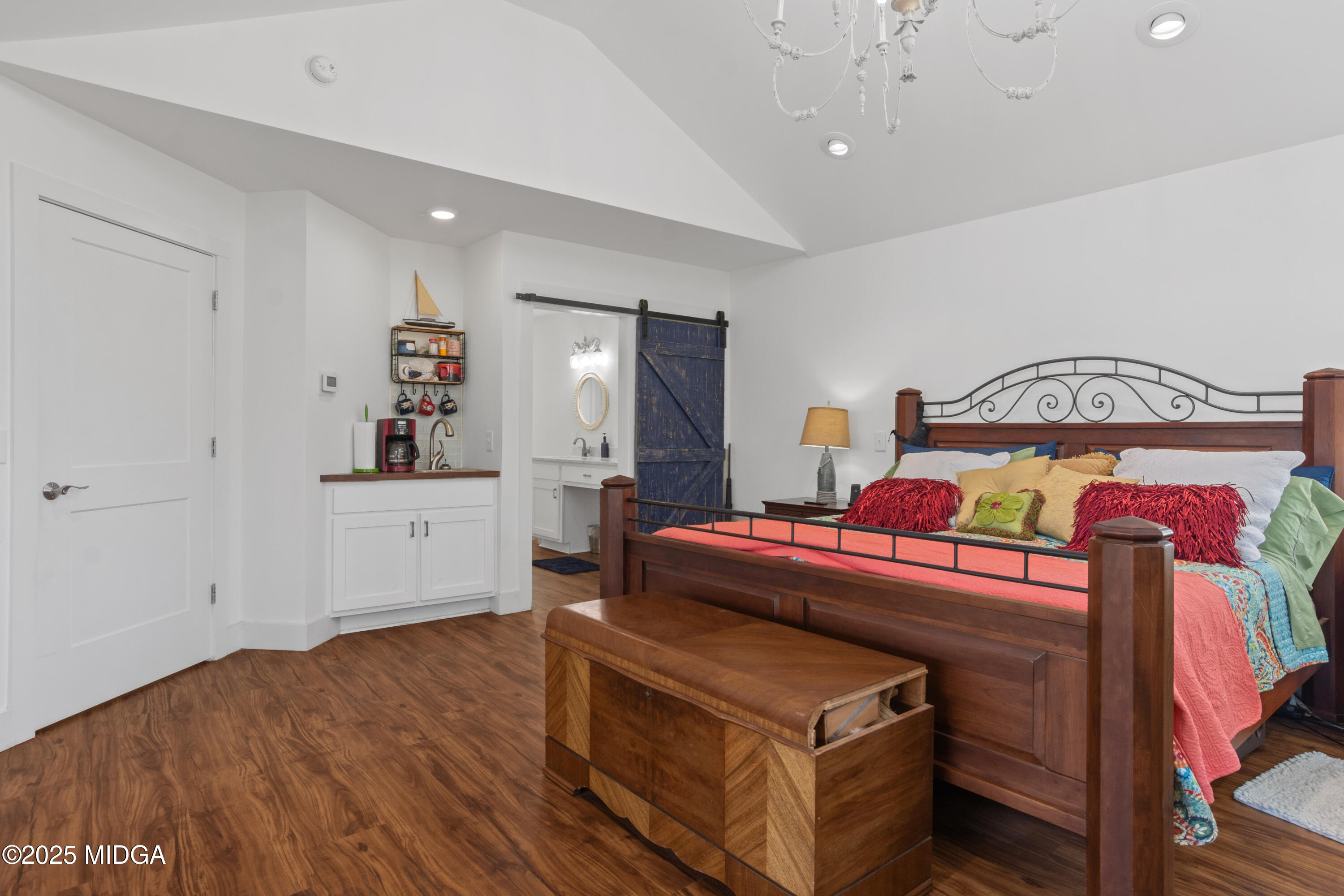 392 Big Oconee River Road Sparta, GA 31087 - Photo 29 of 39 Master Bedroom With Bath View