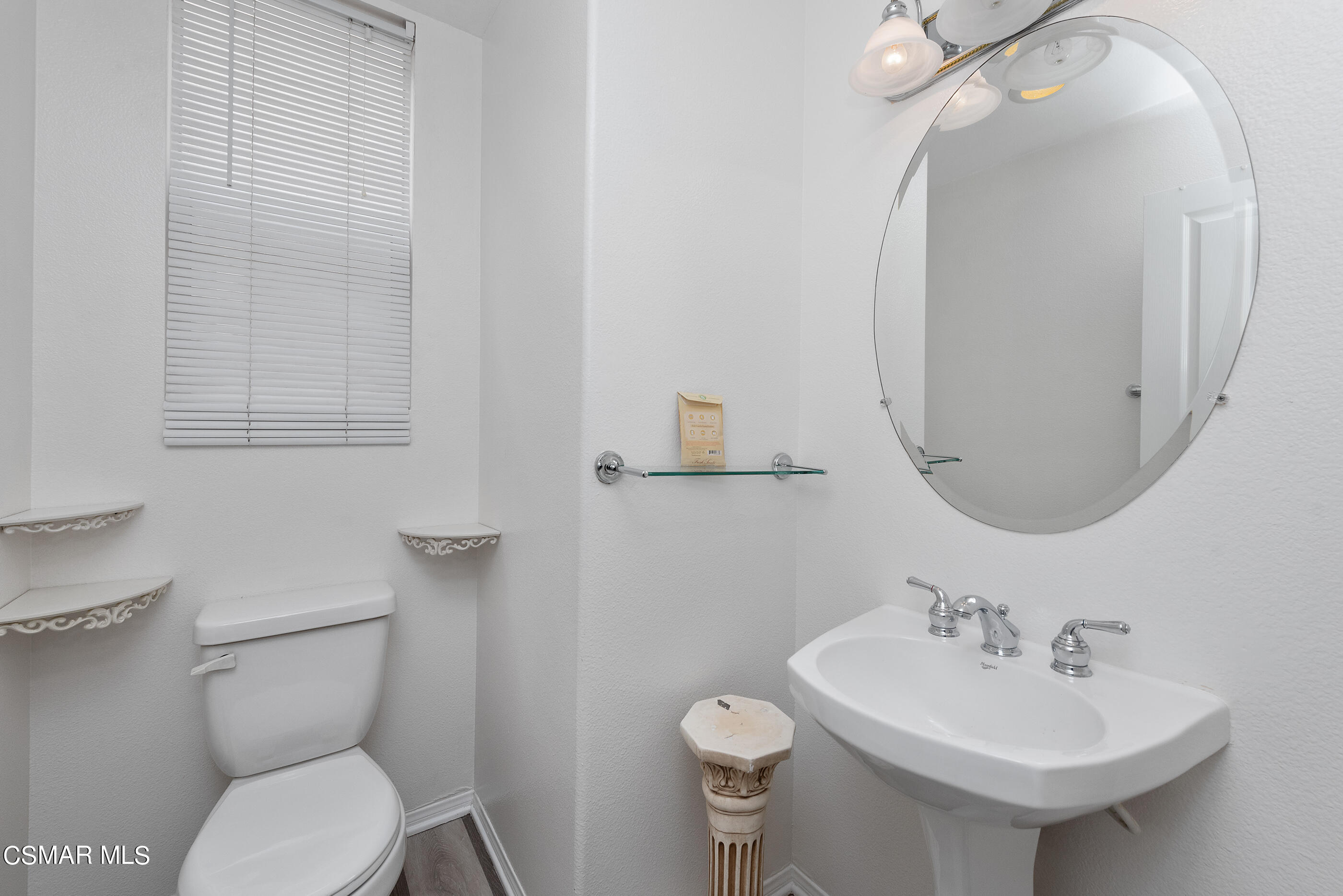 2550 Parade Avenue Simi Valley, CA 93063 - Photo 23 of 53 Powder Room