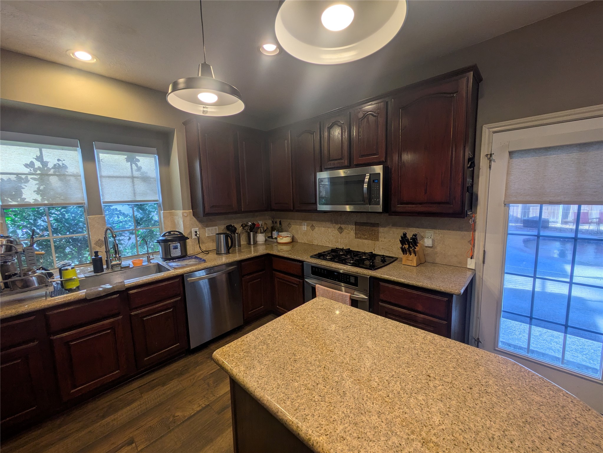 9222 Symphonic Lane Houston, TX 77040 - Photo 21 of 33 Recently remodeled Kitchen
