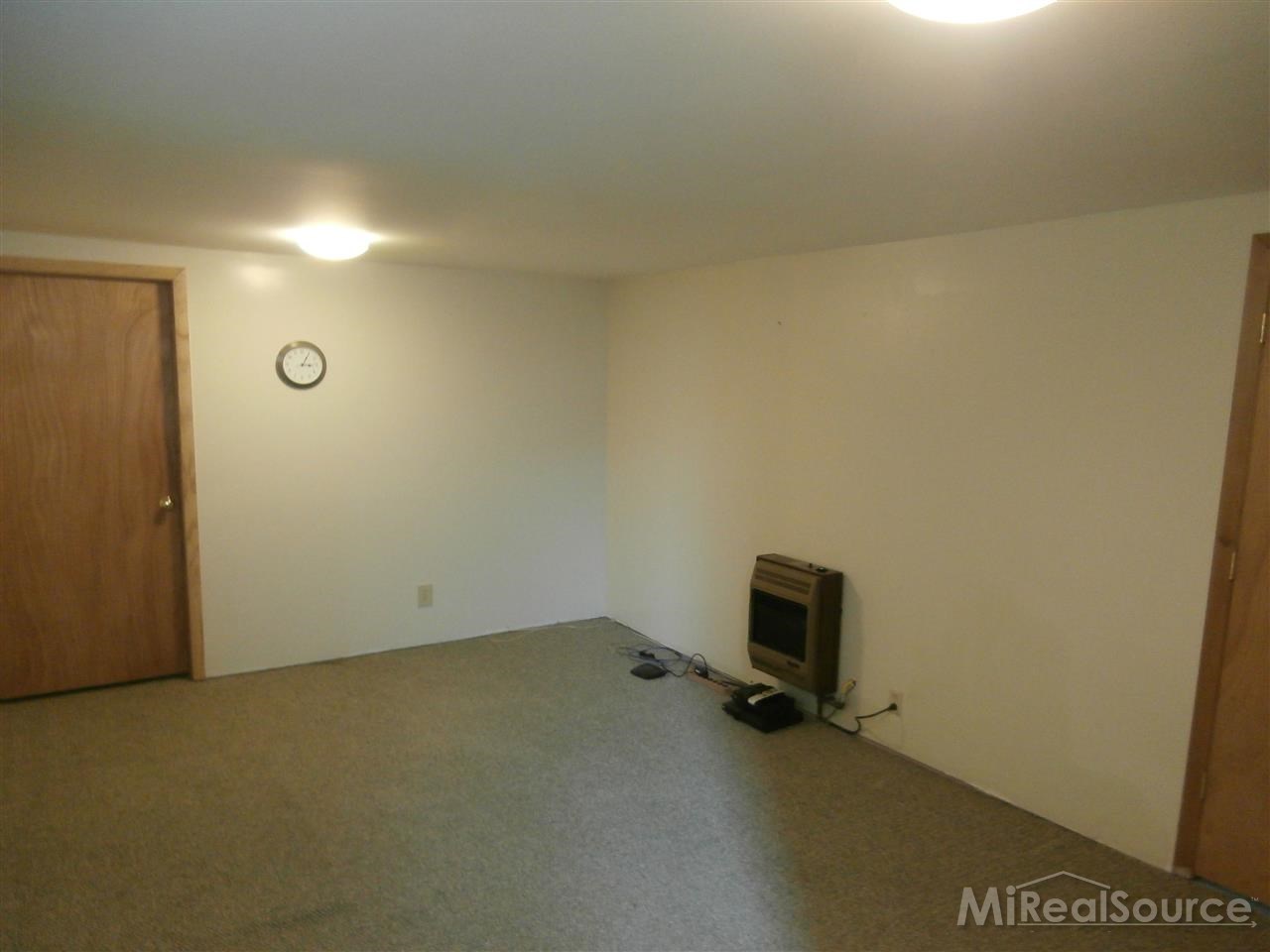269 East Bennington Road Owosso, MI 48867 - Photo 29 of 29 31234614-28.JPG