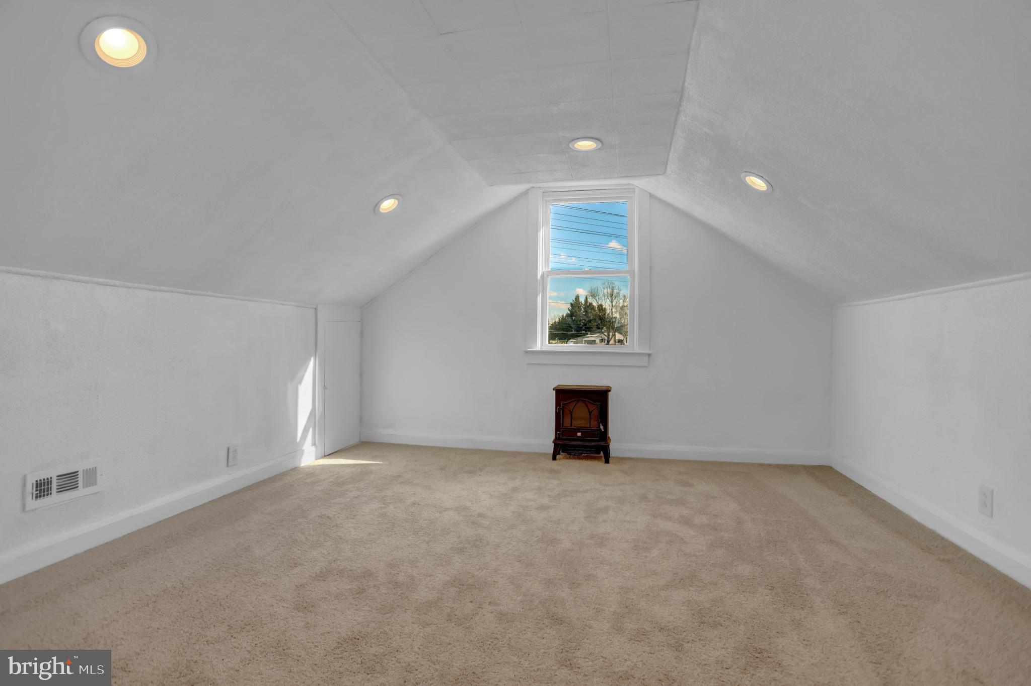 9036 Simms Court Parkville, MD 21234 - Photo 26 of 52 an empty room with a window