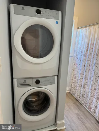 $1,900 | 237 South Atlantic Avenue, Unit A, Haddonfield, NJ 08033