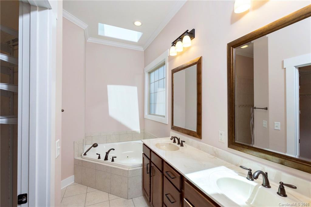 29 Dreambird Road, Unit 92 Leicester, NC 28748 - Photo 6 of 27 Gallery Image 6