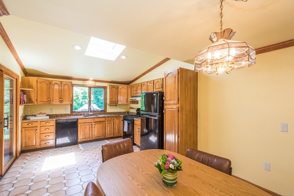 11 Bower Road Braintree, MA 02184 - Photo 8 of 23 Gallery Image 8