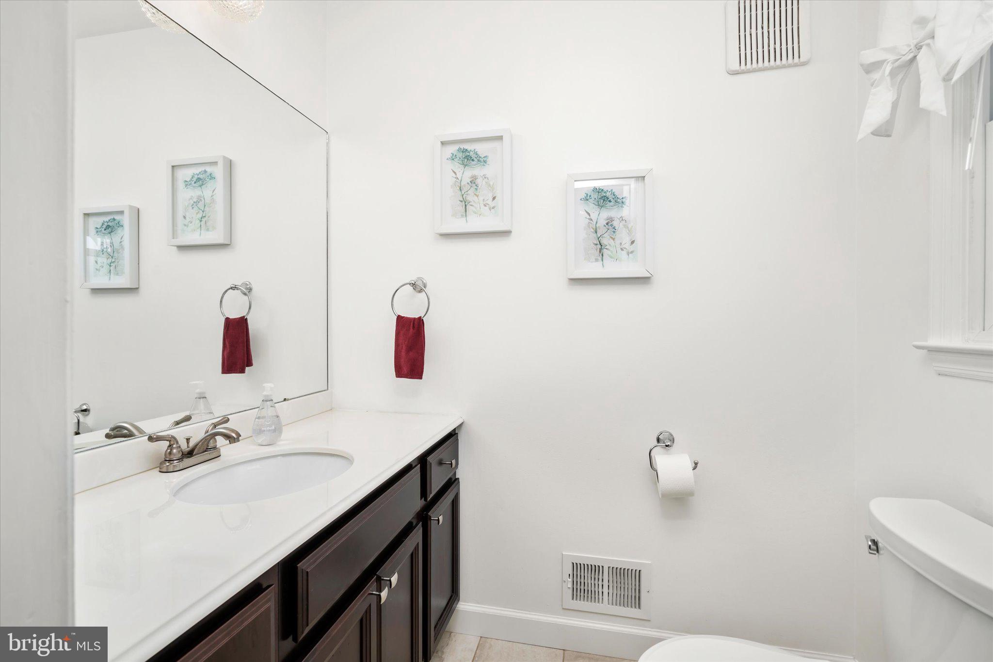 64 Peter Rafferty Drive Hamilton, NJ 08690 - Photo 4 of 32