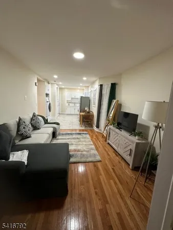 $2,950 | 9 McKinley Avenue, West Orange, NJ 07052