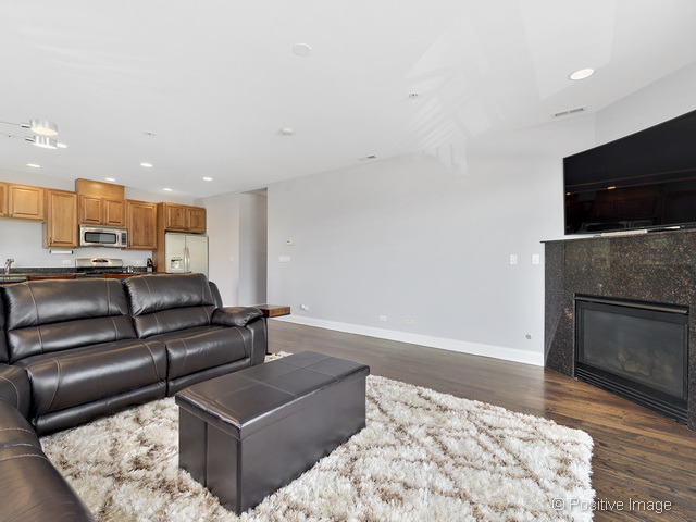 6950 Wolf Road, Unit 203 Indian Head Park, IL 60525 - Photo 4 of 15