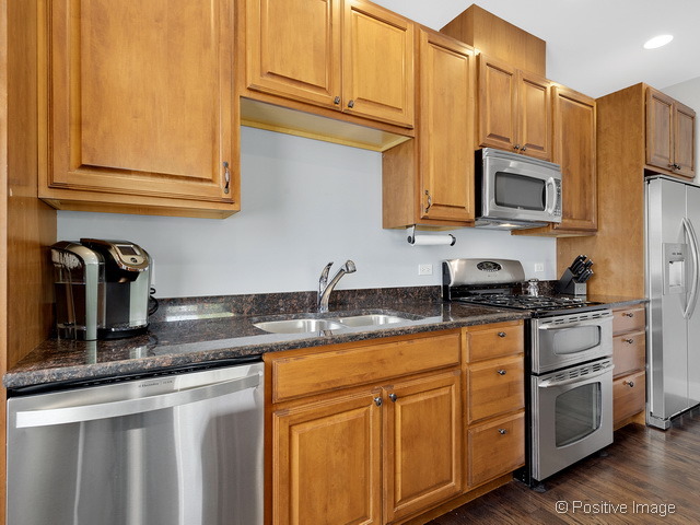 6950 Wolf Road, Unit 203 Indian Head Park, IL 60525 - Photo 8 of 15