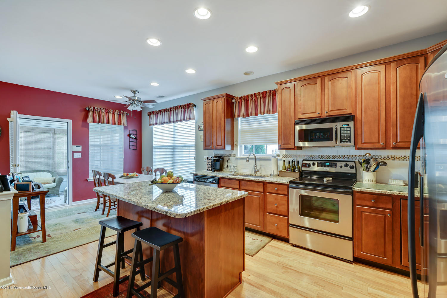 19 Edgewater Path Barnegat, NJ 08005 - Photo 9 of 26 19 Edgewater Path Barnegat NJ-large-010-