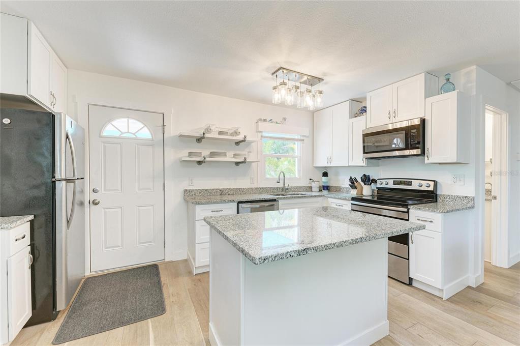 901 Oak Street Southwest Ruskin, FL 33570 - Photo 23 of 63