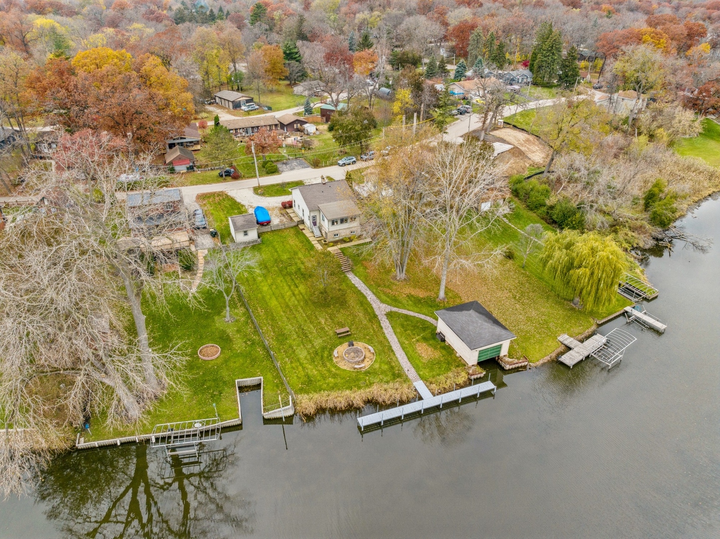 38361 North Primrose Path Spring Grove, IL 60081 - Photo 3 of 30 an aerial view of a tennis court
