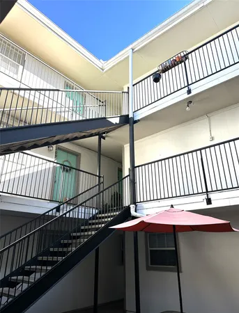 a view of entryway with a front door