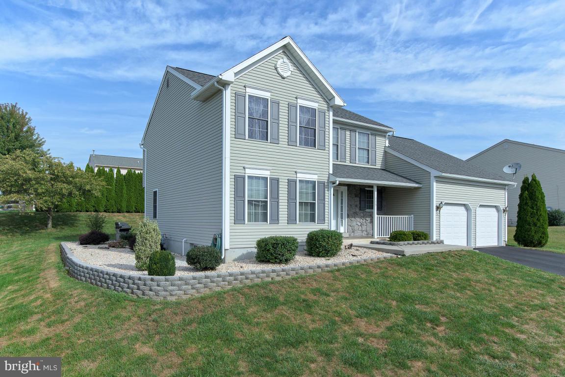 115 Eagles Lane Sinking Spring, PA 19608 - Photo 2 of 25 Gallery Image 2