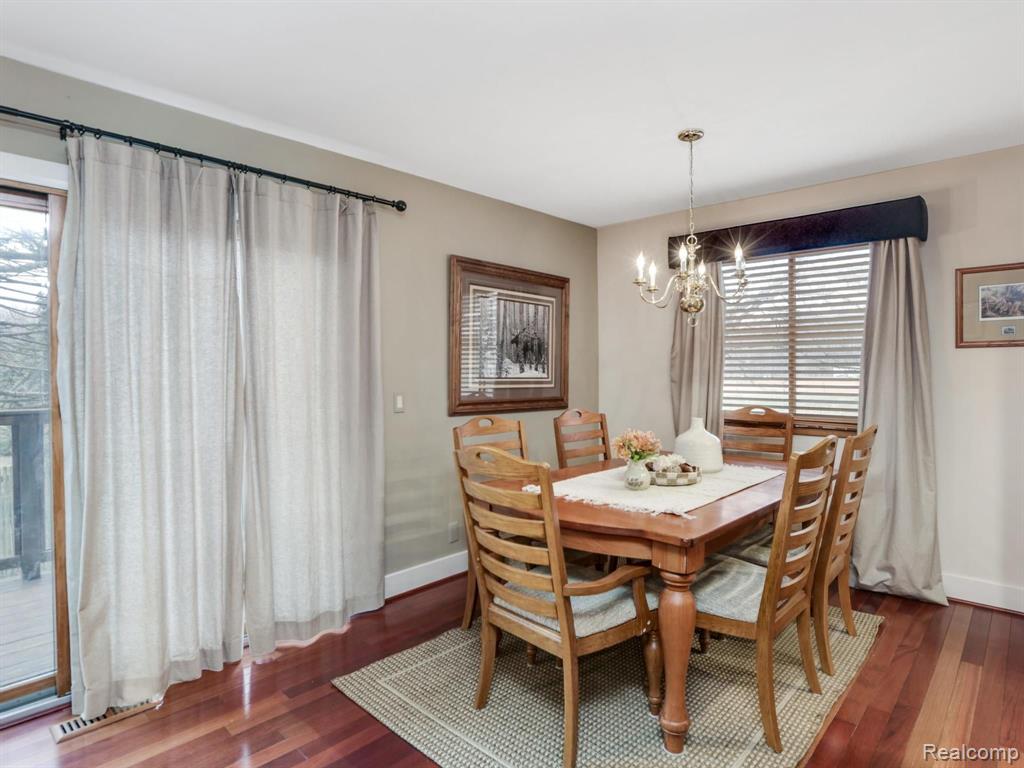 2965 Meadowbrook Drive Rochester Hills, MI 48309 - Photo 5 of 32