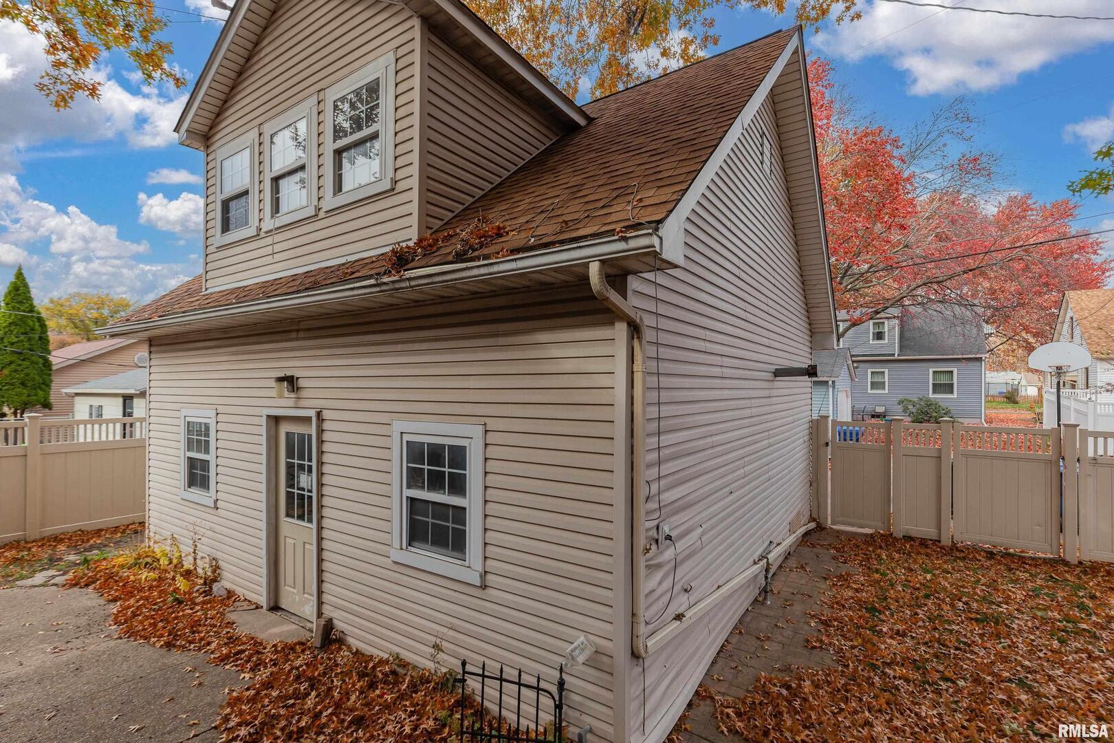 2911 25th Avenue Moline, IL 61265 - Photo 4 of 28