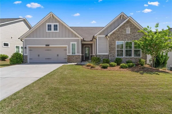 $569,900 | 6931 Scenic Overlook Trace, Flowery Branch, GA 30542
