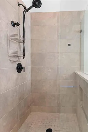 $569,900 | 6931 Scenic Overlook Trace, Flowery Branch, GA 30542
