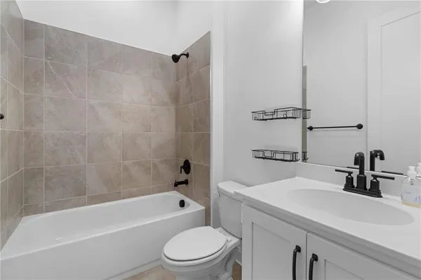 $569,900 | 6931 Scenic Overlook Trace, Flowery Branch, GA 30542