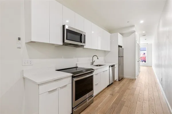 $2,050 | 71 Richmond Street, Unit 4A, Providence, RI 02903