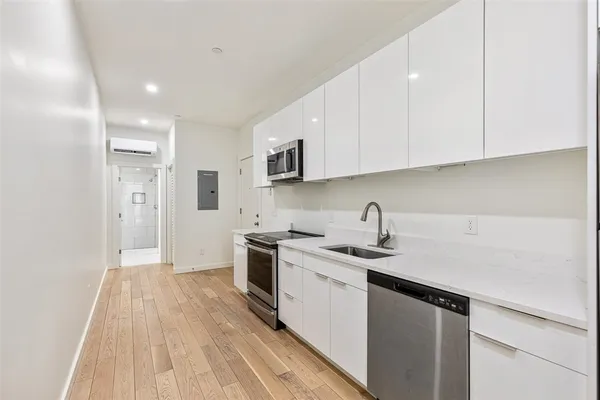 $2,050 | 71 Richmond Street, Unit 4A, Providence, RI 02903