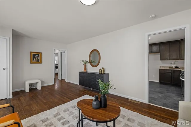 $1,950 | 1655 Fenmore Drive, Florissant, MO 63031