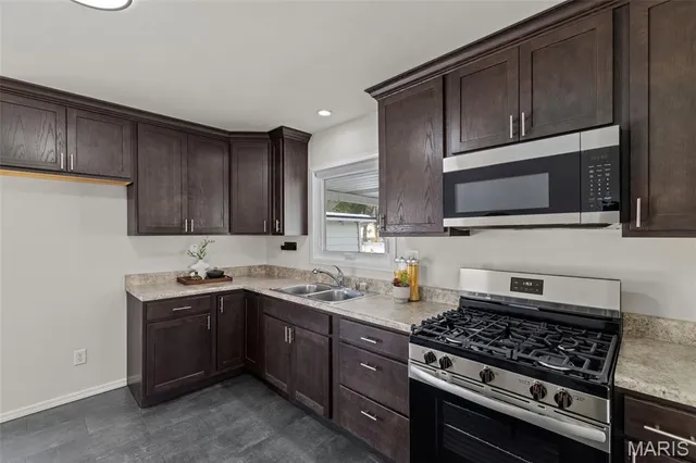 $1,950 | 1655 Fenmore Drive, Florissant, MO 63031