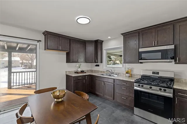 $1,950 | 1655 Fenmore Drive, Florissant, MO 63031