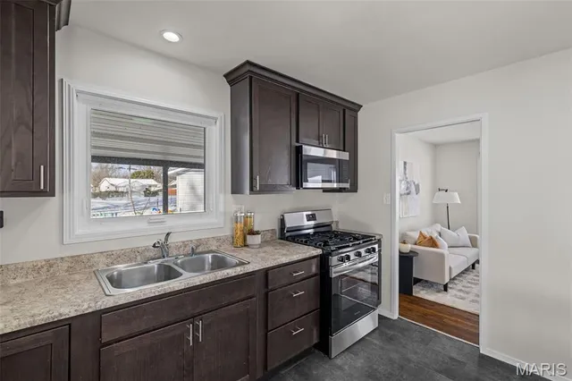 $1,950 | 1655 Fenmore Drive, Florissant, MO 63031