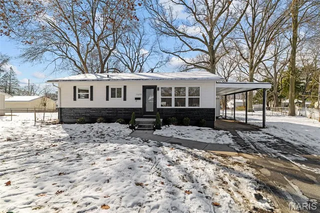 $1,950 | 1655 Fenmore Drive, Florissant, MO 63031