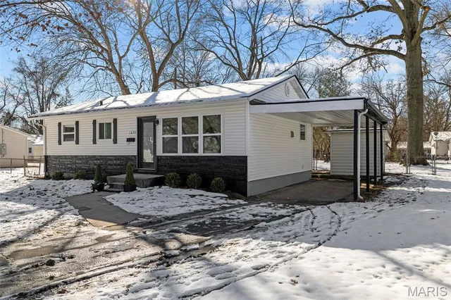$1,950 | 1655 Fenmore Drive, Florissant, MO 63031