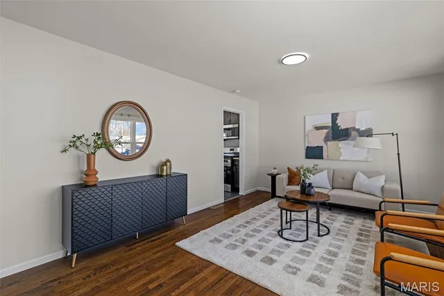 $1,950 | 1655 Fenmore Drive, Florissant, MO 63031