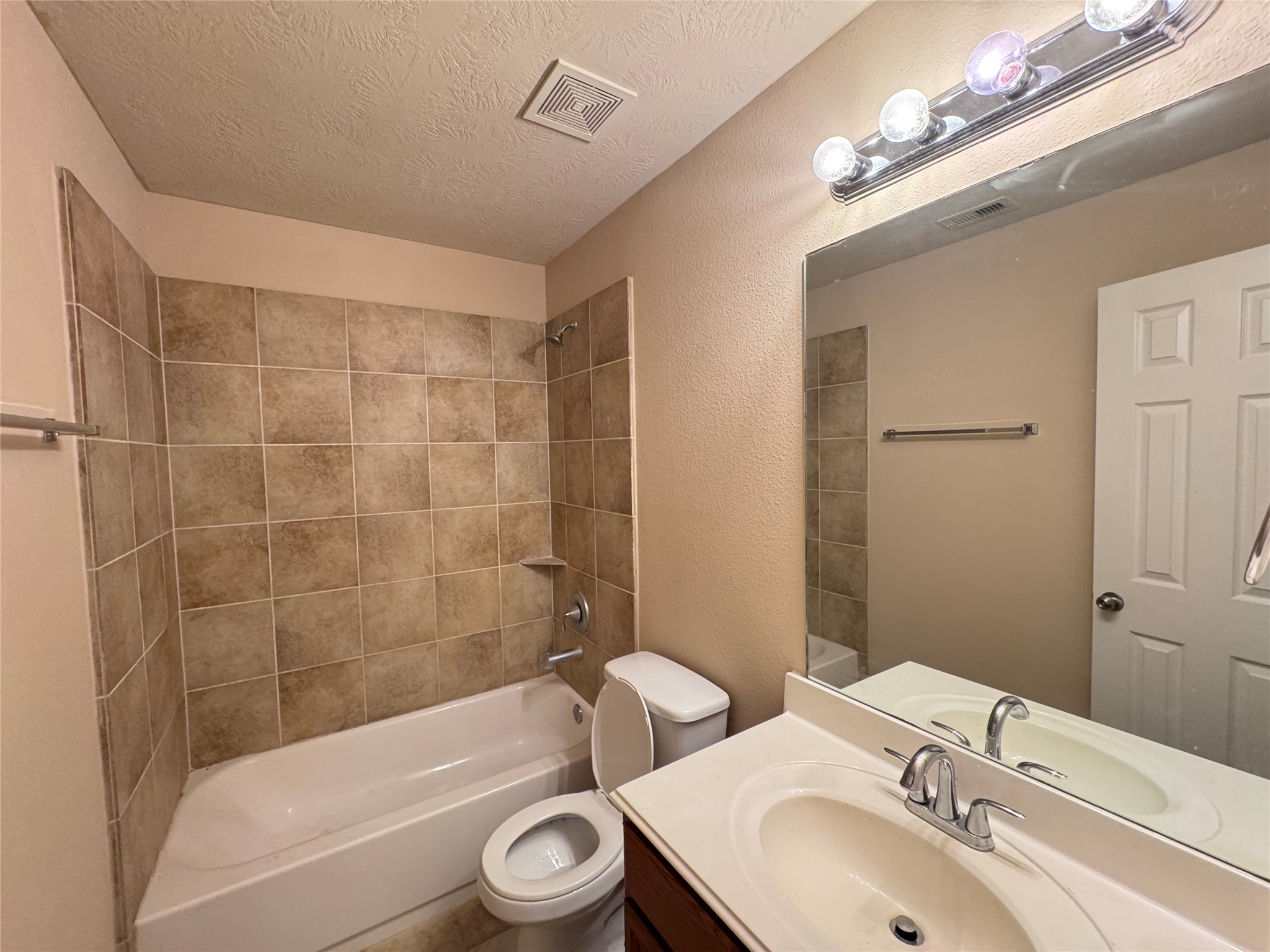 25210 Ginger Ranch Drive Katy, TX 77494 - Photo 19 of 26 Bathroom