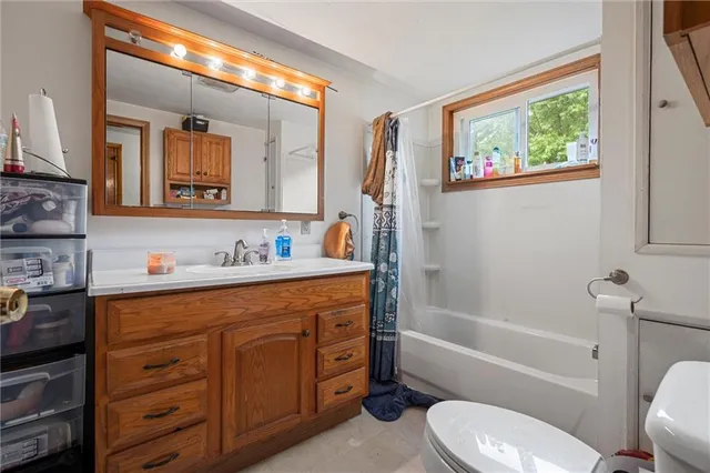 $265,000 | 1090-94 North Darby Road, Hermitage, PA 16148