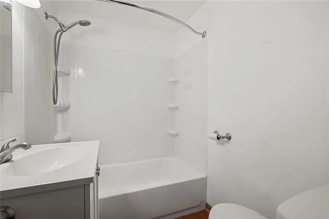 $265,000 | 1090-94 North Darby Road, Hermitage, PA 16148