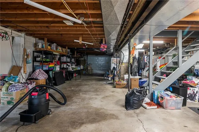 $265,000 | 1090-94 North Darby Road, Hermitage, PA 16148