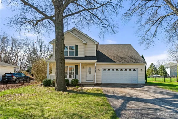 $374,900 | 1654 Hilda Drive, Lake Holiday, IL 60548