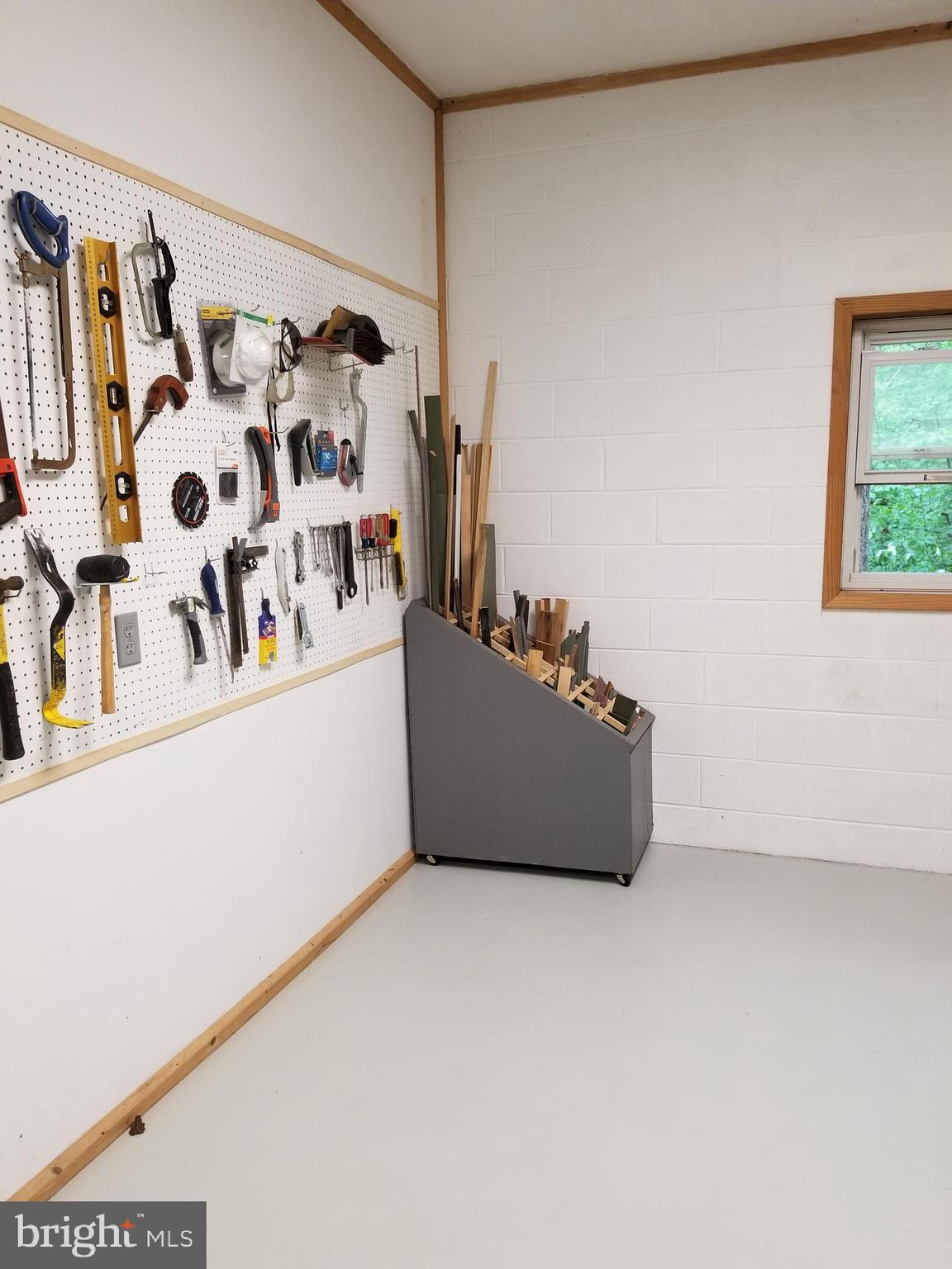 527 Money Road Townsend, DE 19734 - Photo 74 of 100 Wallspace used to keep tools accessible