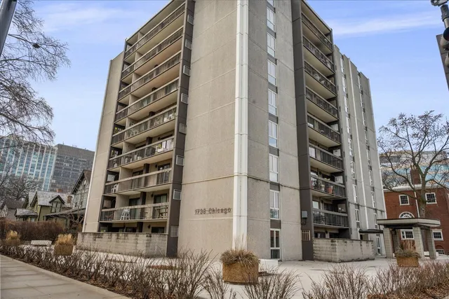 $395,000 | 1738 Chicago Avenue, Unit 301, Evanston, IL 60201