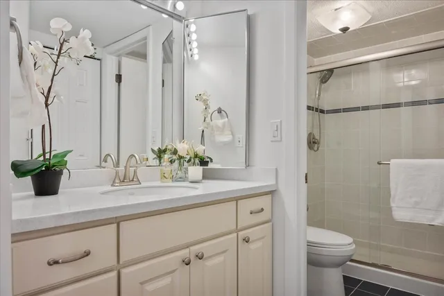 $395,000 | 1738 Chicago Avenue, Unit 301, Evanston, IL 60201