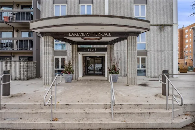 $395,000 | 1738 Chicago Avenue, Unit 301, Evanston, IL 60201